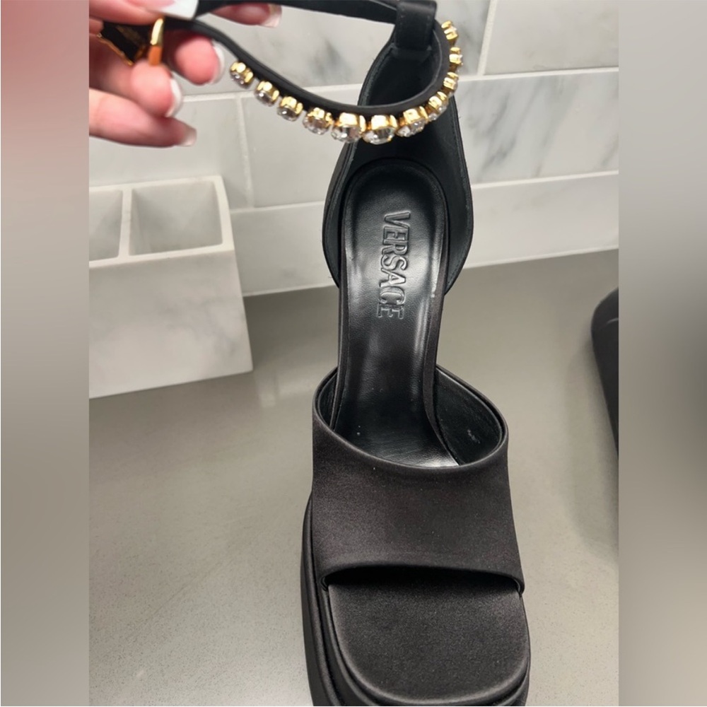 Versace Aevitas platform heels - Picture 9 of 15